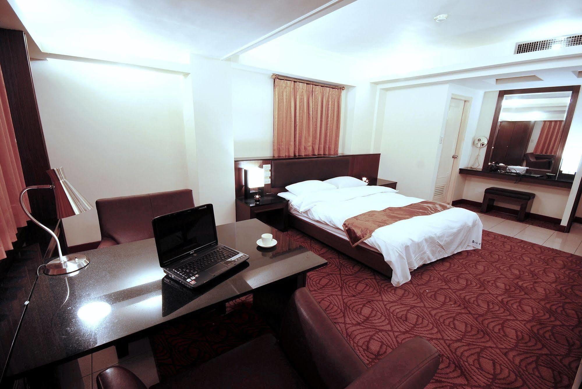 The Enterpriser Hotel Tajcshung Kültér fotó