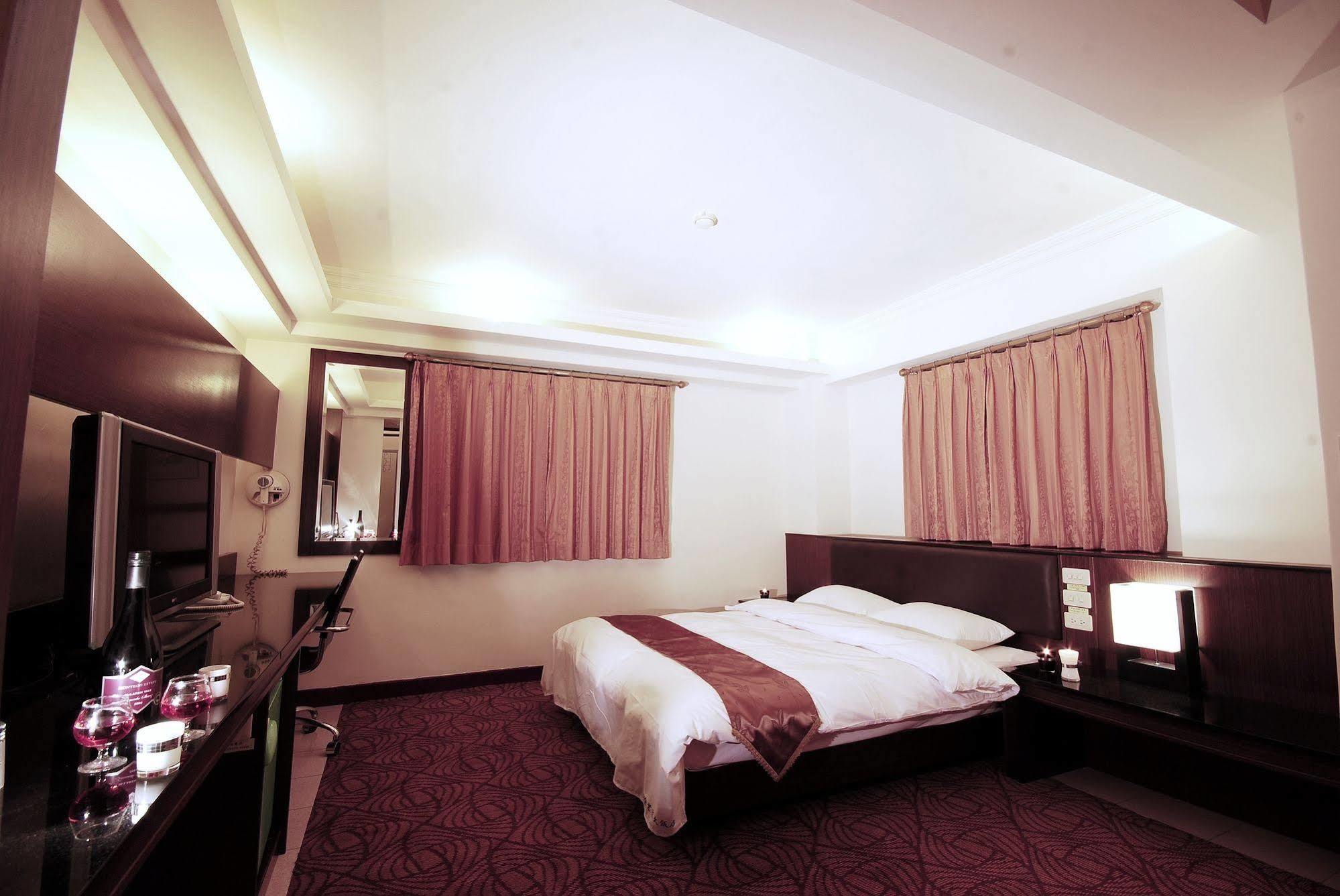 The Enterpriser Hotel Tajcshung Kültér fotó